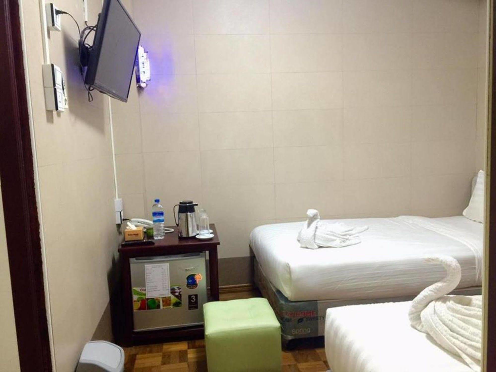 Pandora Motel Yangon Exterior foto