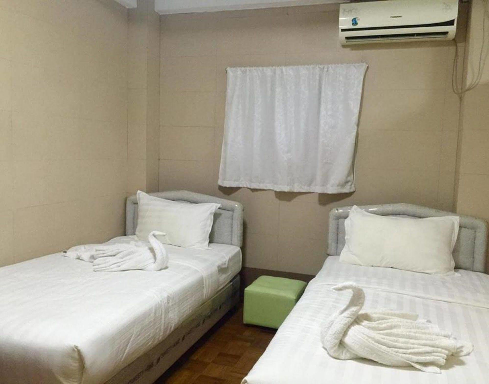 Pandora Motel Yangon Exterior foto